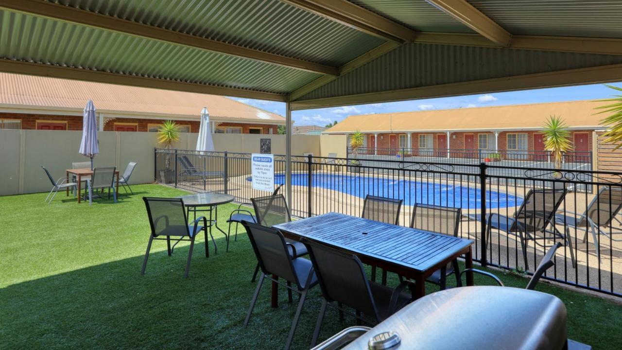 Top Of The Town Motel & Apartments Benalla Exteriör bild
